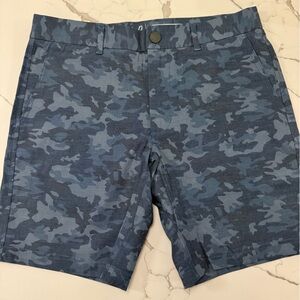 NWT Johnnie-O Camouflage Shorts